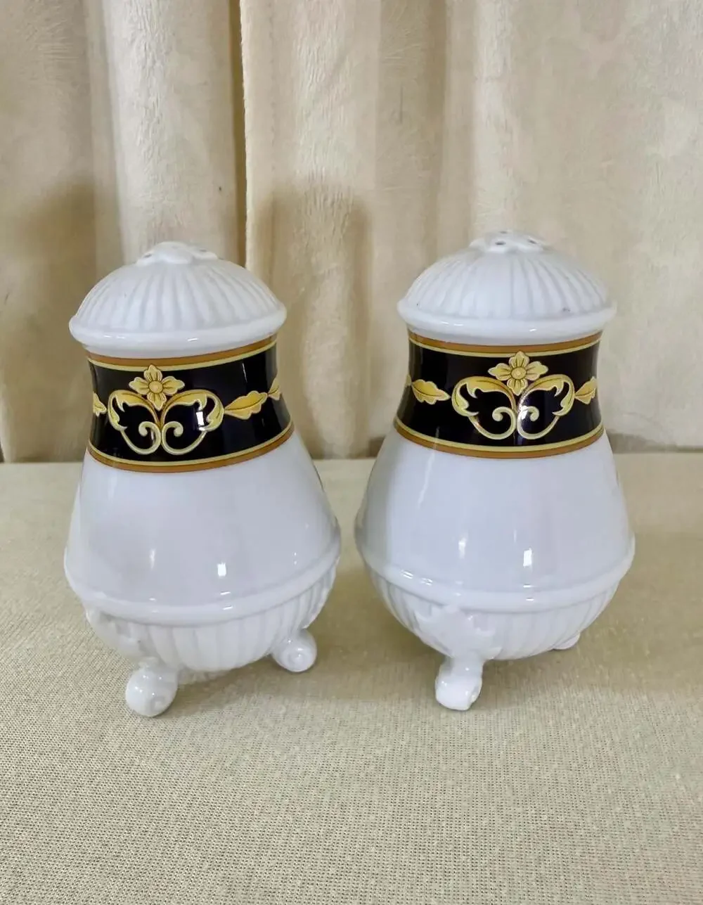Pfaltzgraff Porcelain Salt and Pepper Shaker Set
